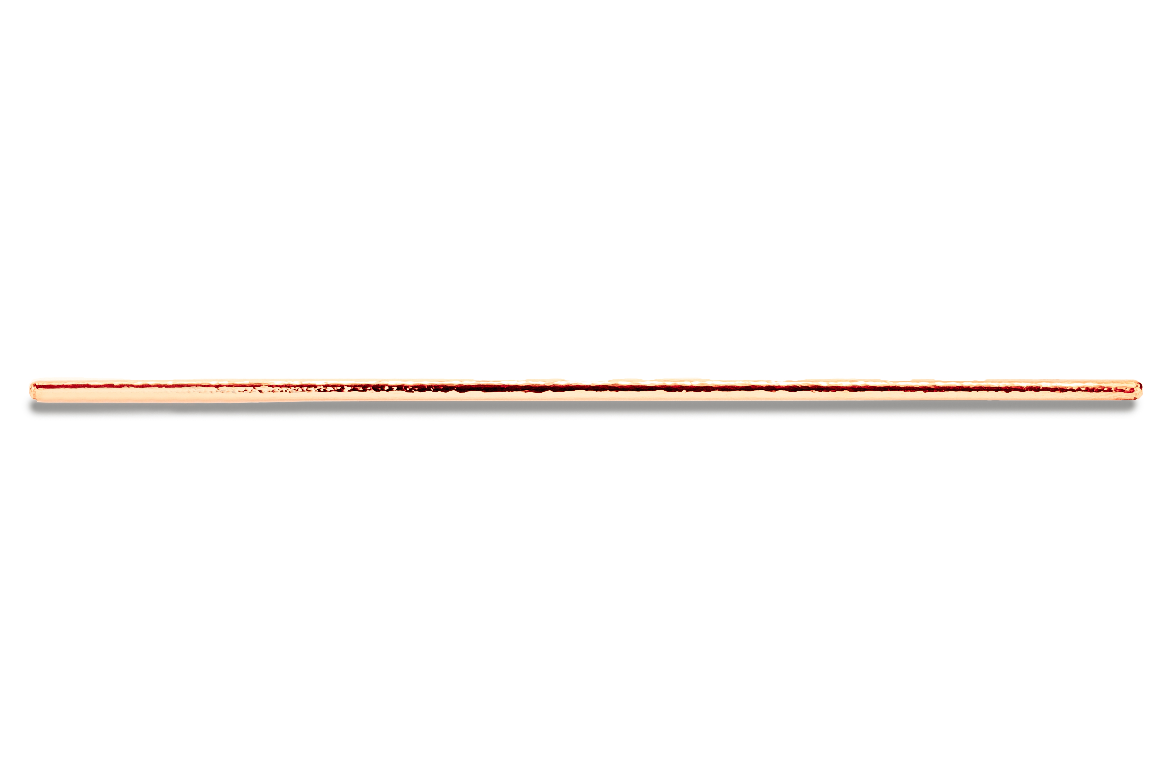 Kupferrundstab auf weißem Hintergrund Ein einzelner Kupferrundstab horizontal auf einem weißen Hintergrund liegend