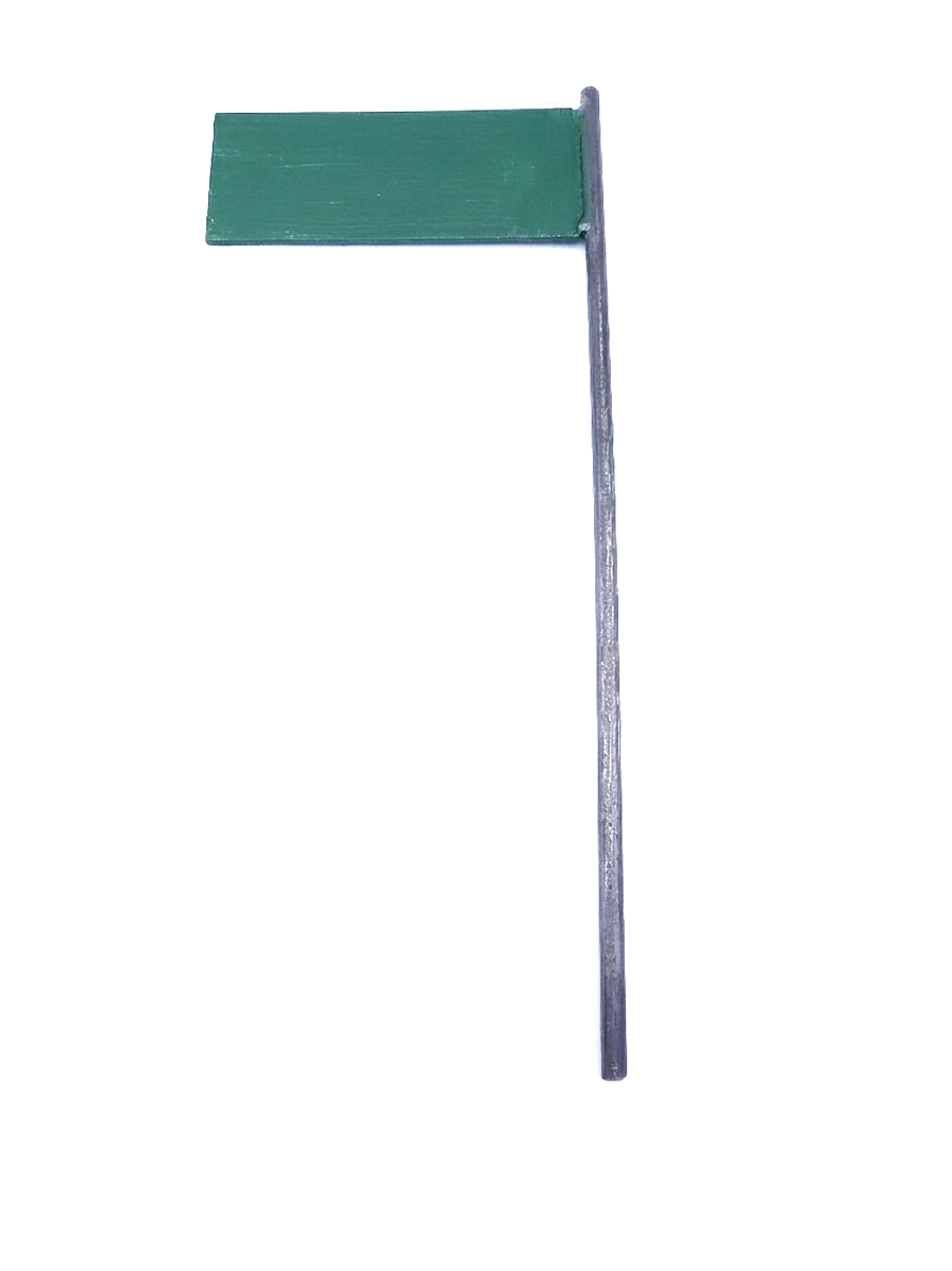 Kleine grüne Markierungsflagge an einem Metallstab, ideal als Zubehör für Kennzeichnung, Diorama oder Modellbau